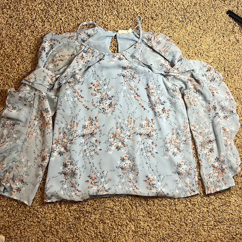 Boutique Cold Shoulder Top Size Small